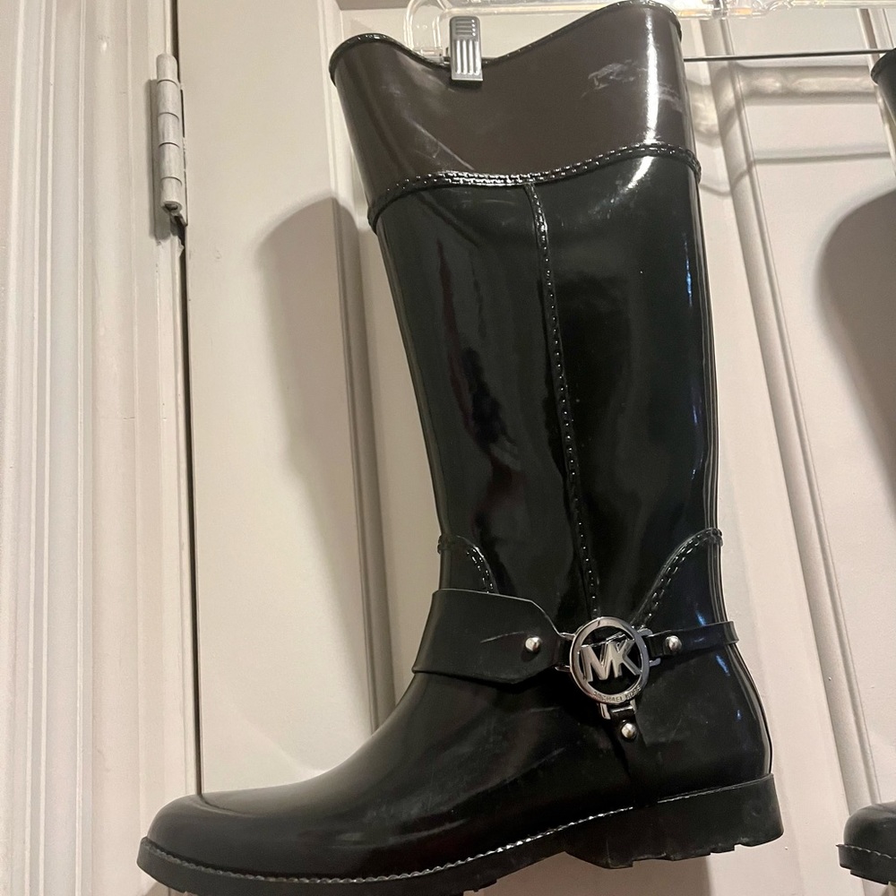 Michael Kors tall rubber boots - Picture 3 of 16